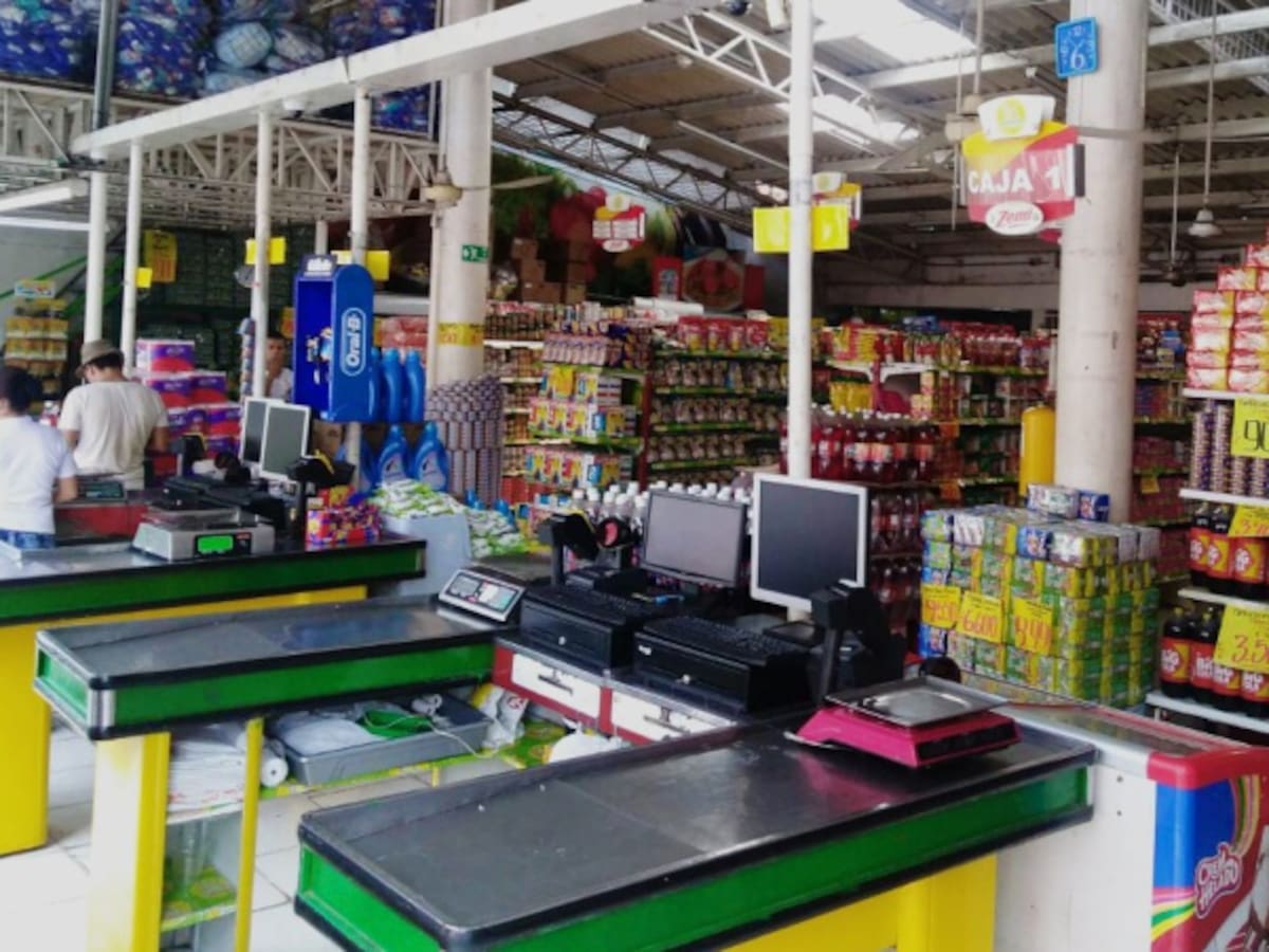 Lentamente retorna normalidad en almacenes SuperCundi en el Tolima
