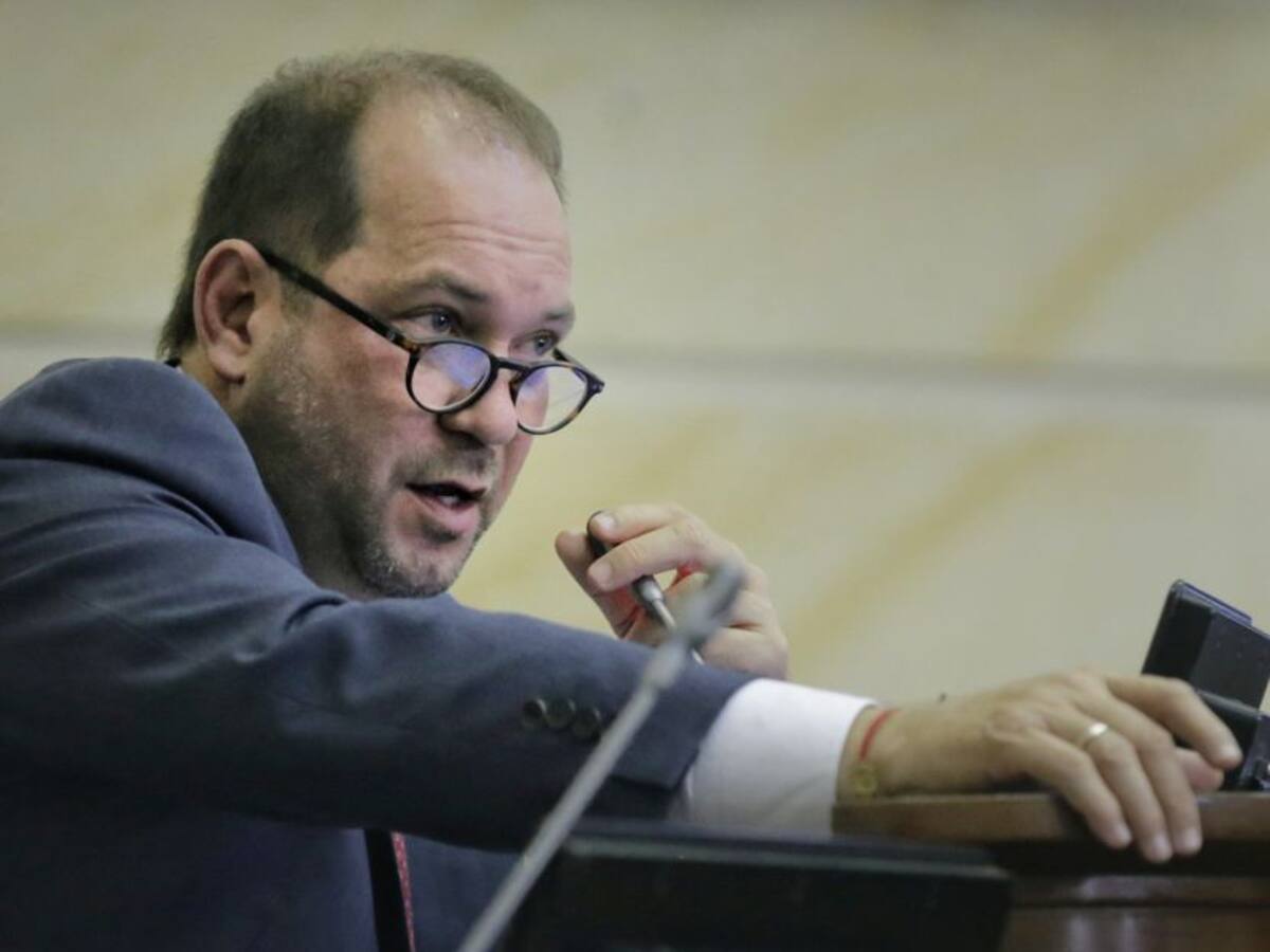Presidente del senado decide hoy si mantiene citación presencial a plenaria