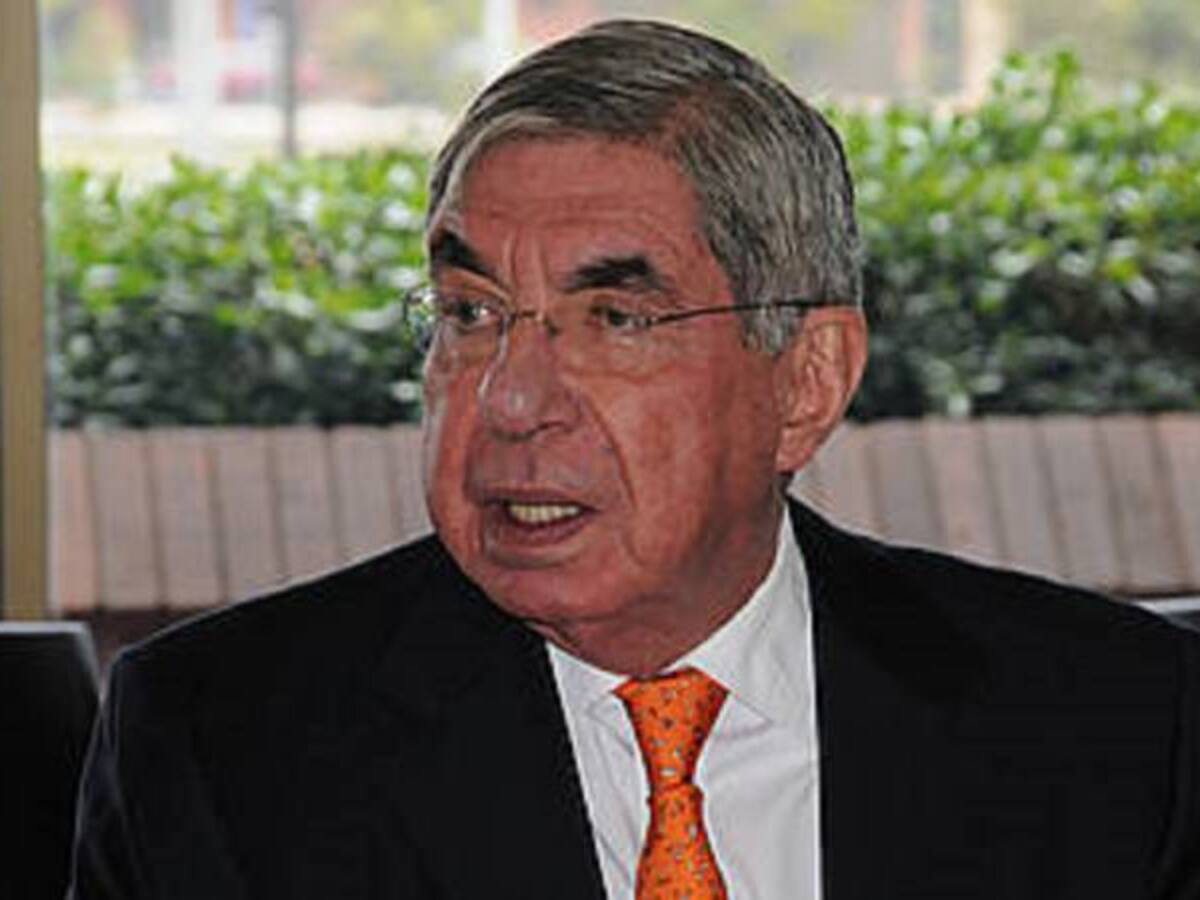 Fiscalía acusa a expresidente de Costa Rica, por caso de mina de oro