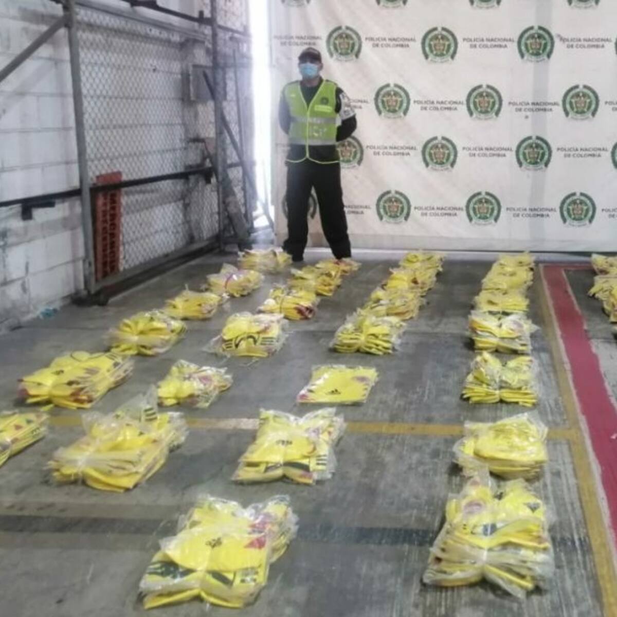 Incautaron más de 400 camisetas de la Selección Colombia en Barranquilla