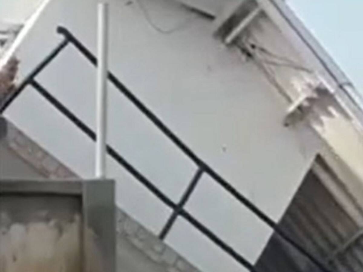 Río Magdalena desaparece las oficinas del ferry en Salamina