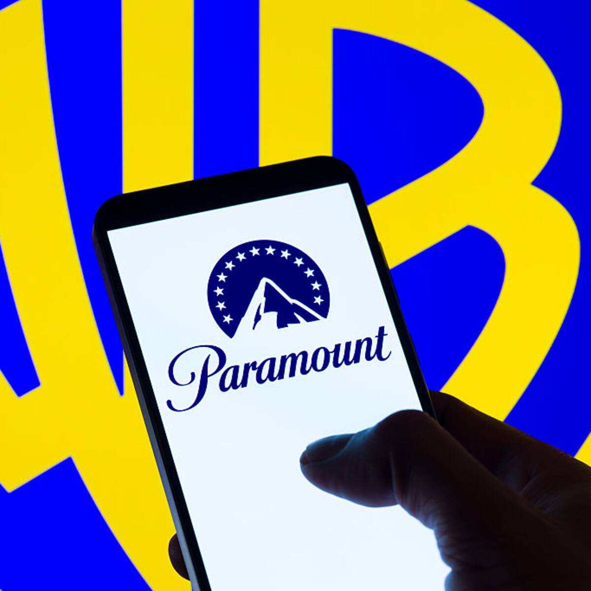 Warner Bros. afirma que está revisando una oferta mejorada de Paramount, pero no revela los términos