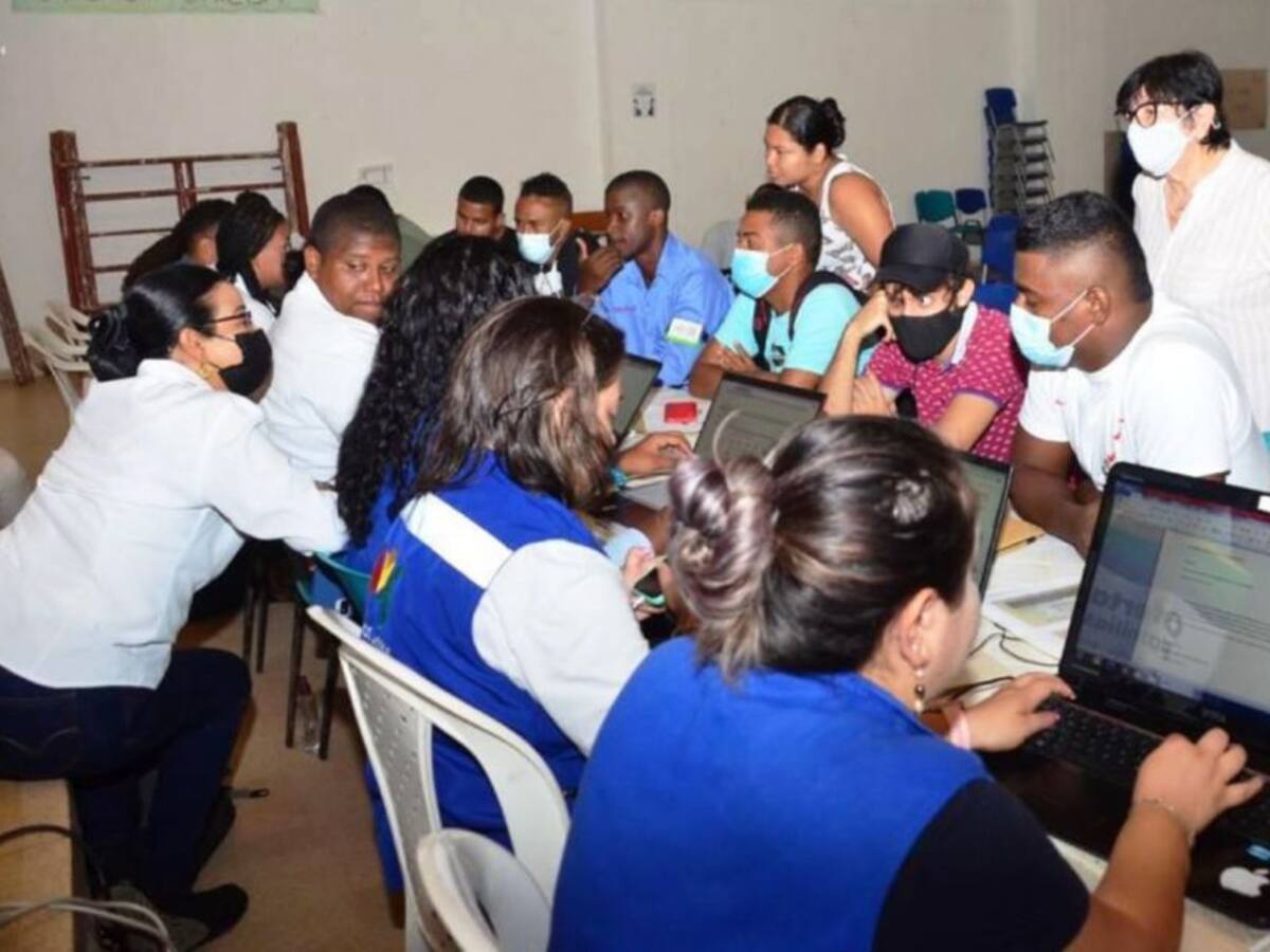 137 oportunidades laborales en jornada de definición militar en Cartagena