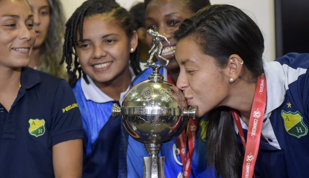 La volante colombiana conquistó el título de la Copa Libertadores femenina con Atlético Huila en 2018.