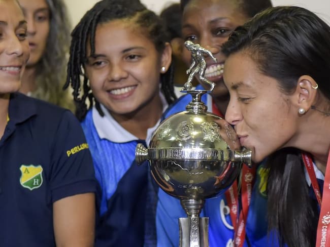 La volante colombiana conquistó el título de la Copa Libertadores femenina con Atlético Huila en 2018.