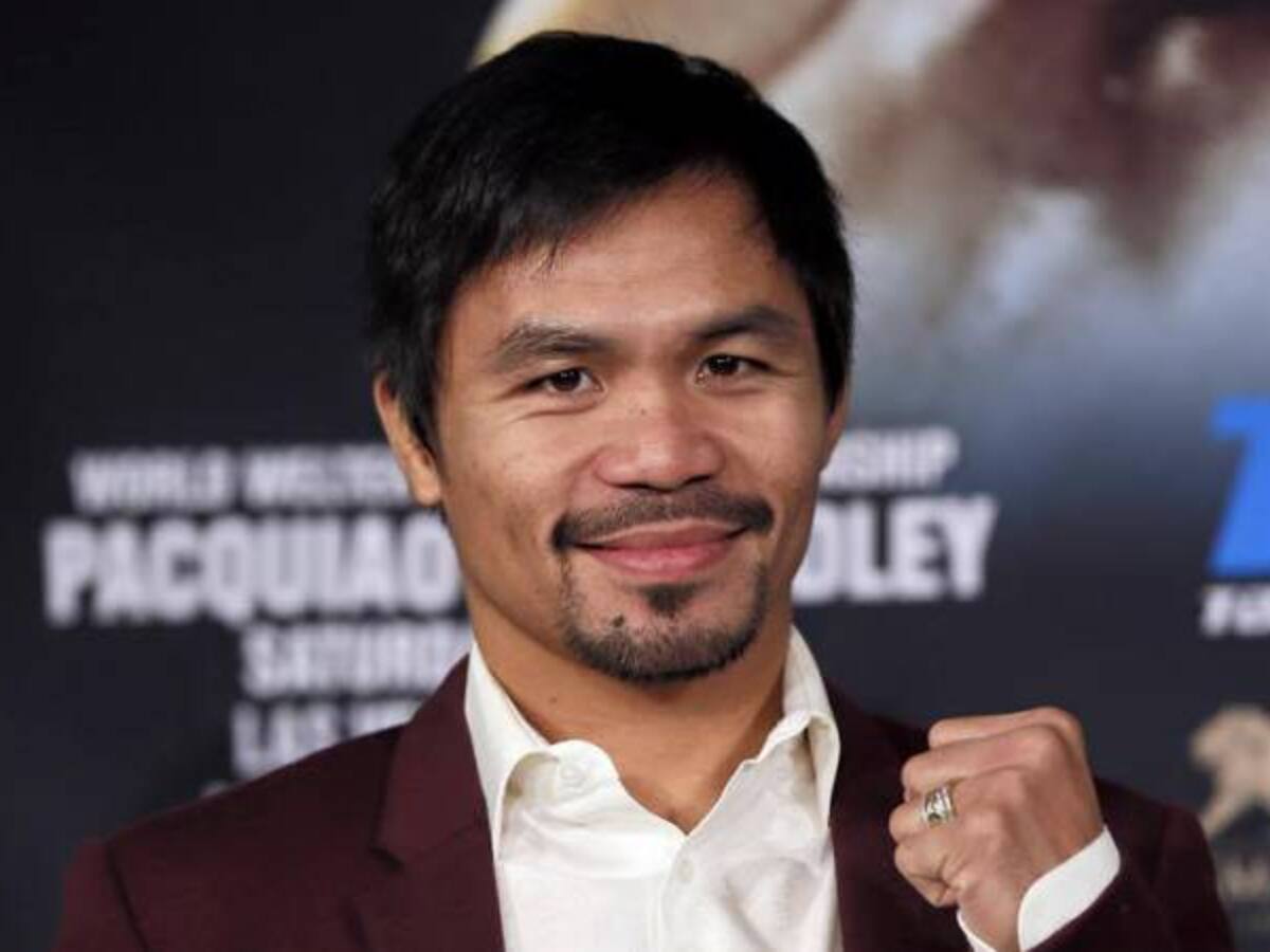 Manny Pacquiao defiende sus comparaciones homofóbicas con biblia en mano