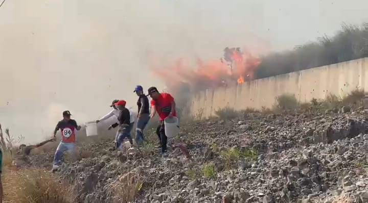 Comunidad atiende incendio forestal en el Nuevo Gramalote