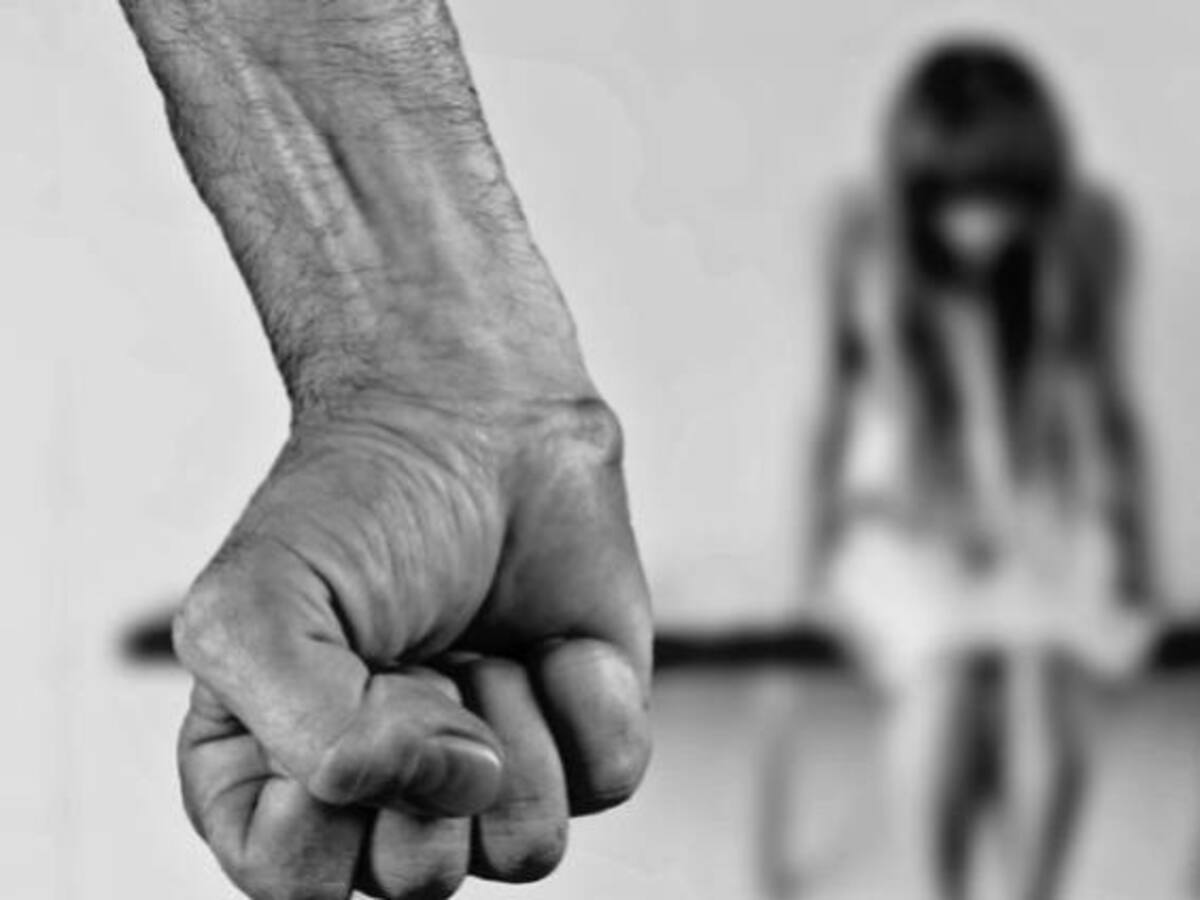 Por negarse a volver con su exnovio, mujer recibió brutal golpiza