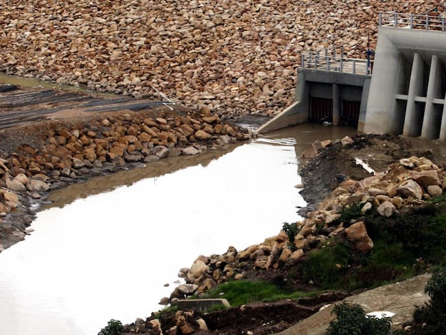 Denuncian afectación en ronda del Río Tunjuelo por escombros