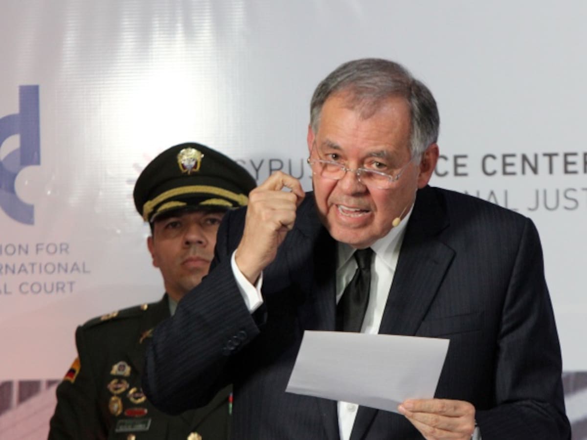 Fiscal pretende convertir el proceso de paz en una venganza: Procurador