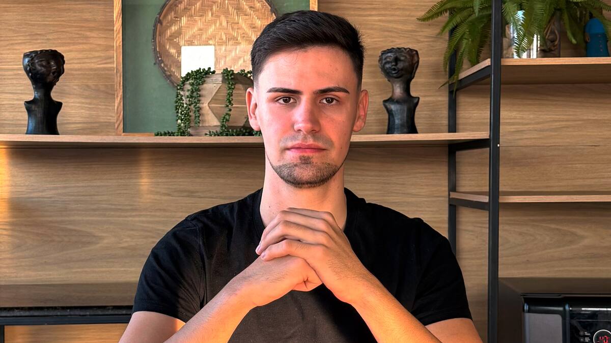 Héctor Muerza y la generación que aprende de mercados desde el celular