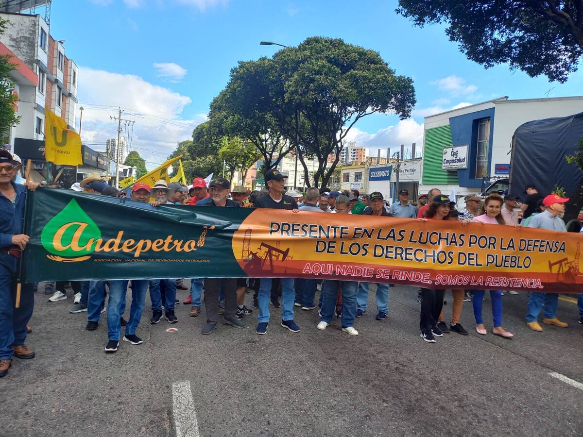 Congestión vehicular por marcha en Bucaramanga