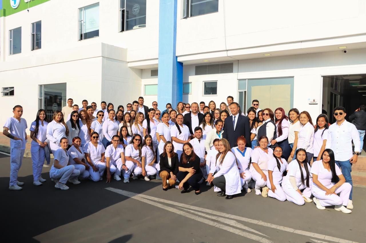 Este es el equipo interdisciplinario que atiende a las familias en sus barrios. Foto | @EseTunja