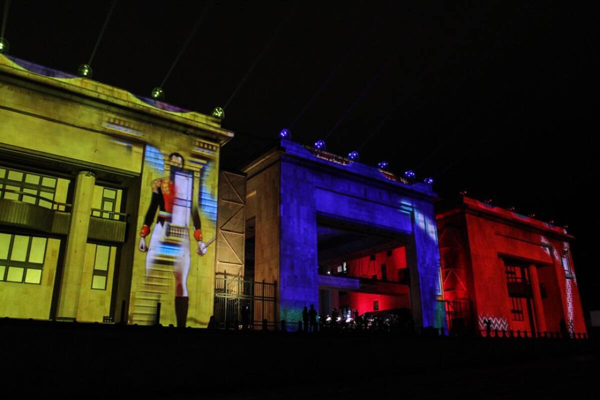 Los interesados podrán disfrutar del montaje del evento, que incluye el conocido video mapping, el cual proyecta una imagen o animación en movimiento sobre fachadas. El show también contará con iluminación y música, y estará en la ciudad, diariamente, hasta el próximo viernes 23 de diciembre.
