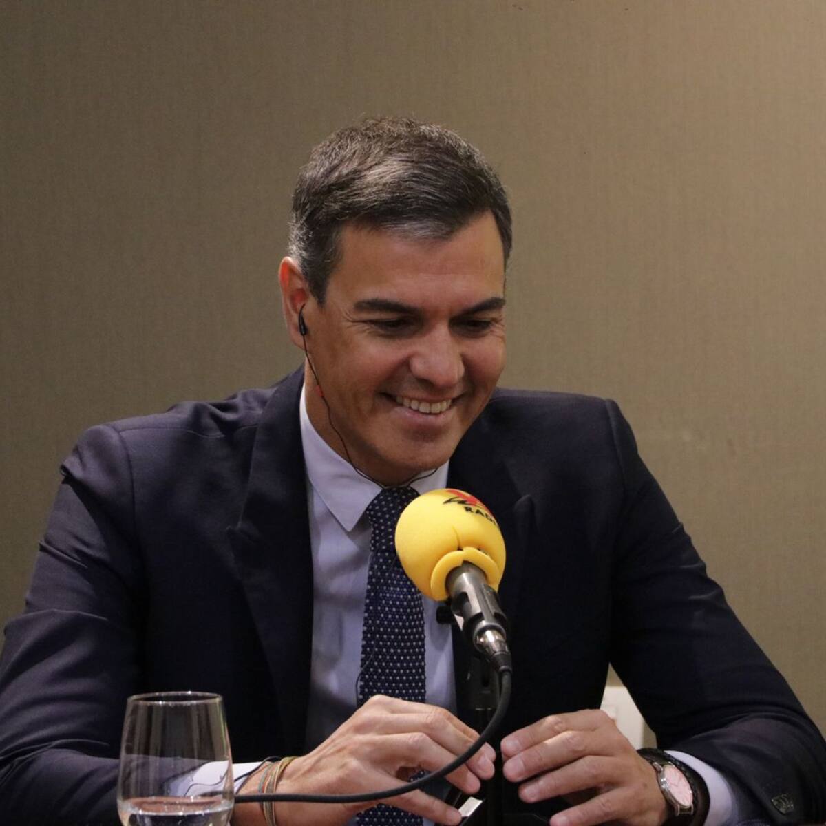 Pedro Sánchez cuenta cómo ahorra energía quitándose la corbata