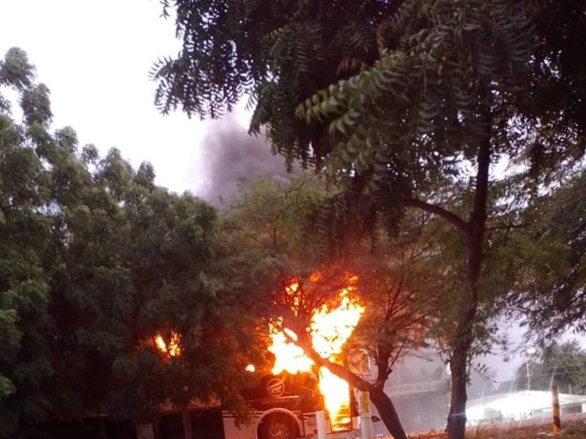 Bus le provoca la muerte a una menor en Tasajera y el hecho provoca desmanes