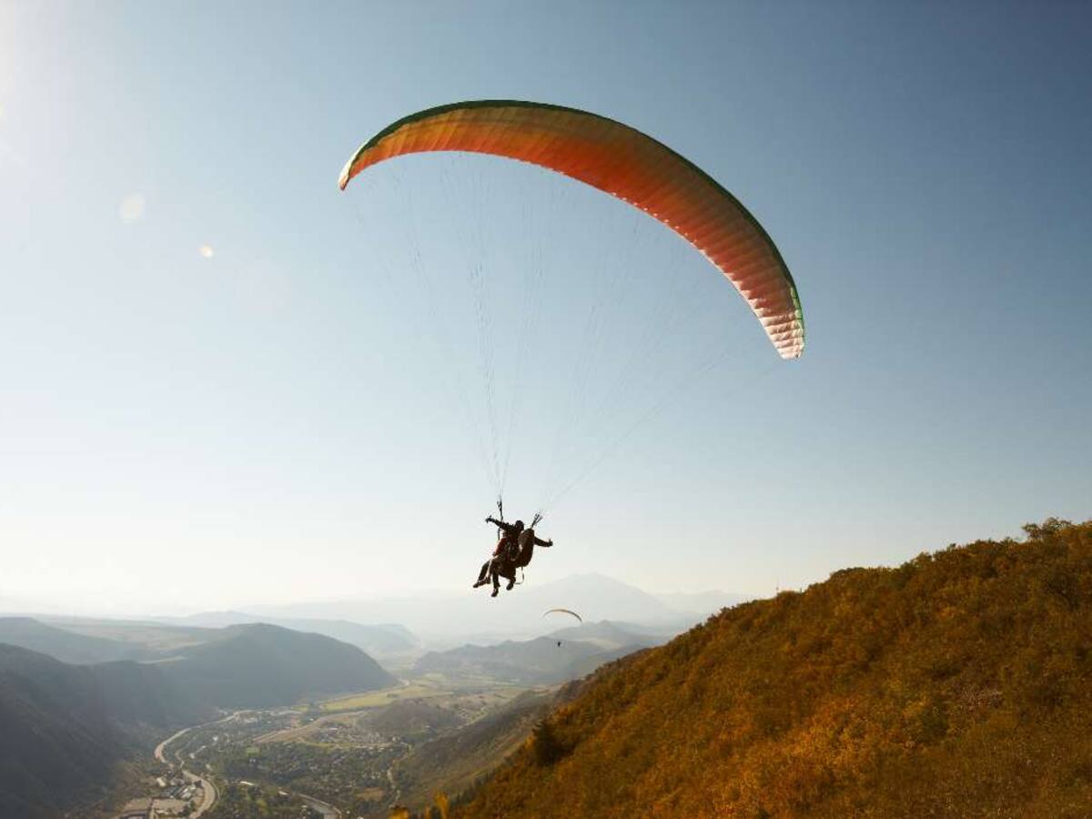 Suspenden vuelos en parapentes en Ruitoque por reactivación de incendio