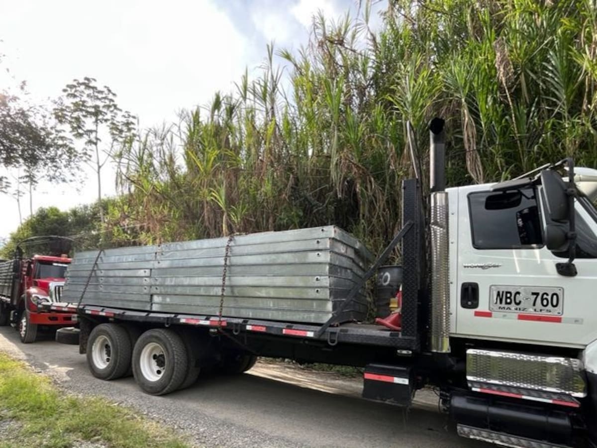 Comunidad de La Sonadora en Calarcá, Quindío celebra proceso de instalación del puente militar