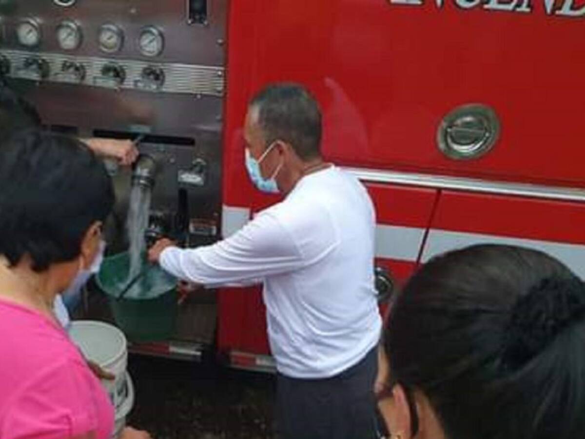 Sigue la emergencia por falta del servicio de agua en Carmen de Bulira