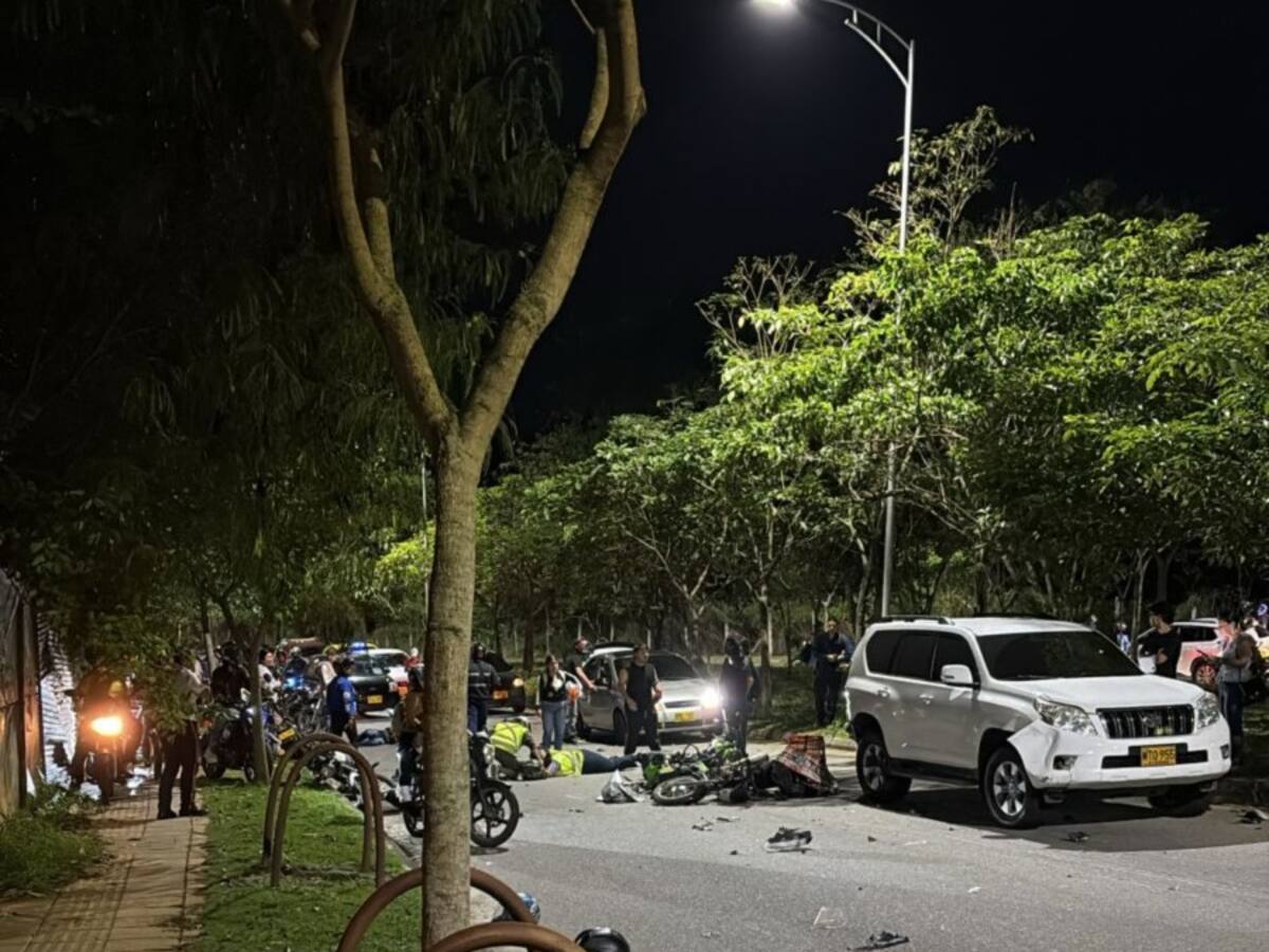 Accidente en Floridablanca: camioneta de empresa de Bogotá dejó un muerto y cinco heridos