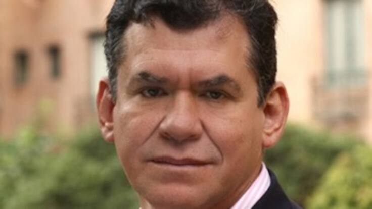 León Valencia abandona el país por amenazas en su contra