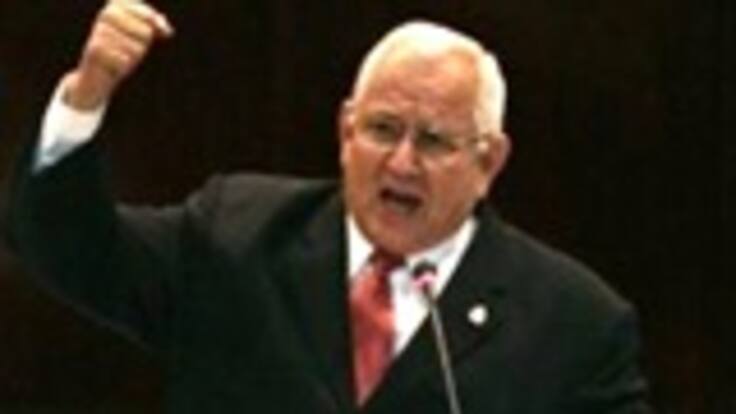 El presidente de facto de Honduras Roberto Micheletti, habla por primera vez con un medio de comunicación en exclusiva con Caracol Radio