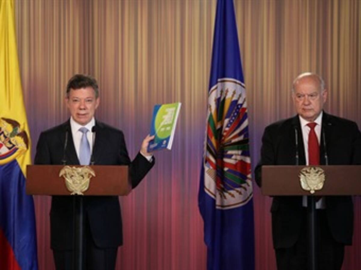 Santos pide ante OEA que se aplique justicia transicional a desmovilizados