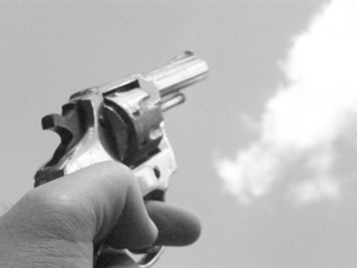 Proponen penalizar el simple disparo de arma de fuego y restringir la venta de licores