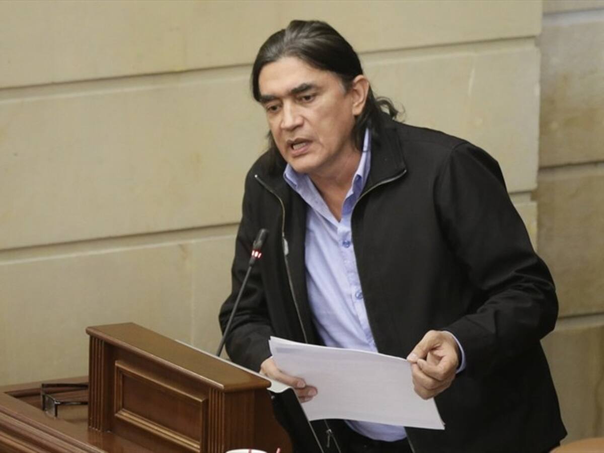 Yo no reconocería a ninguno de los dos presidentes: Bolívar