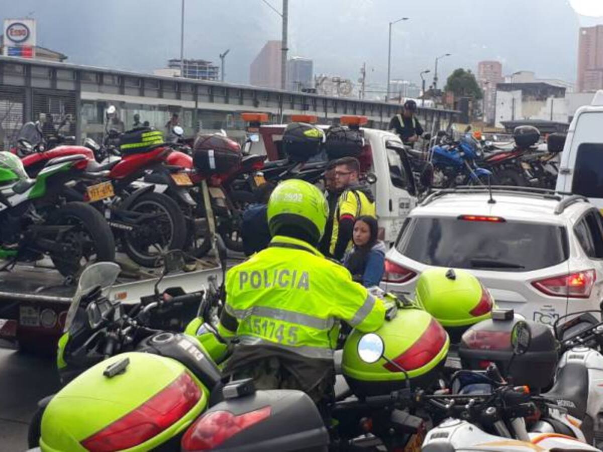 Protesta de motociclistas termina en fuertes enfrentamientos en la Calle 26