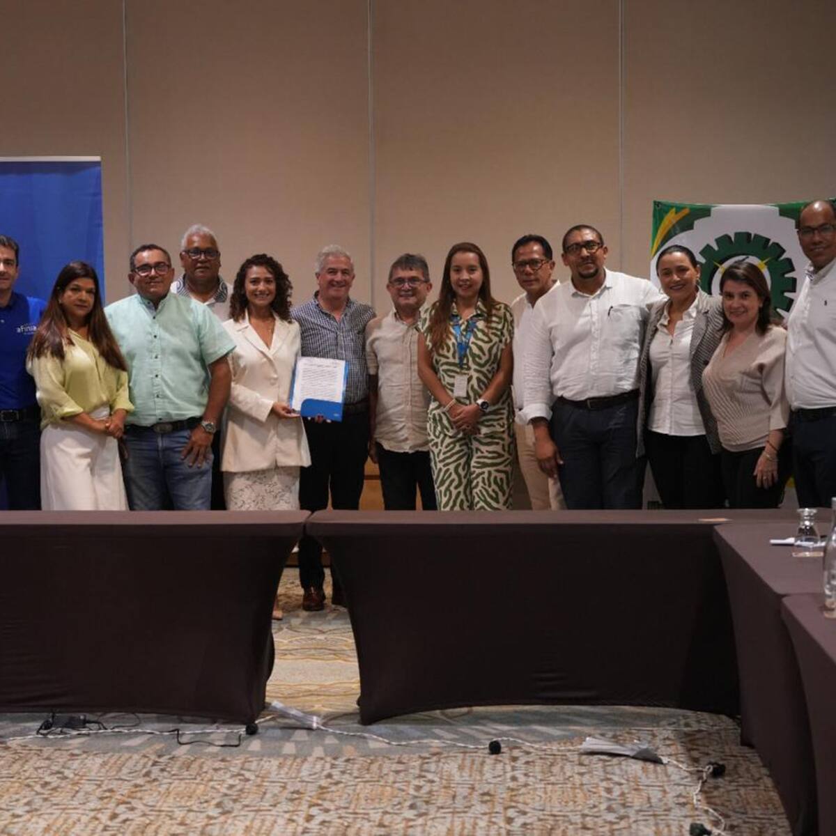 Afinia y Sintraelecol Bolívar firmaron acuerdo laboral en Cartagena