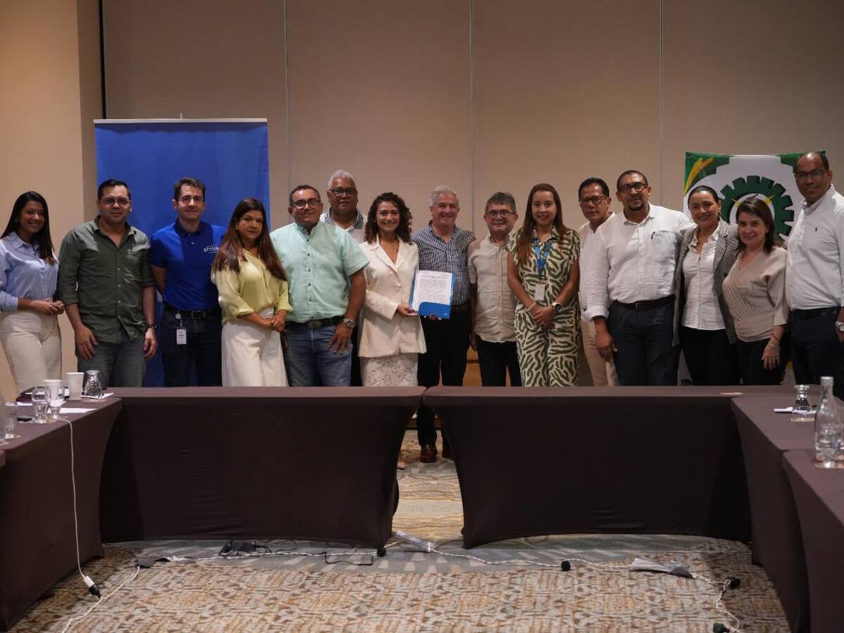 Afinia y Sintraelecol Bolívar firmaron acuerdo laboral en Cartagena