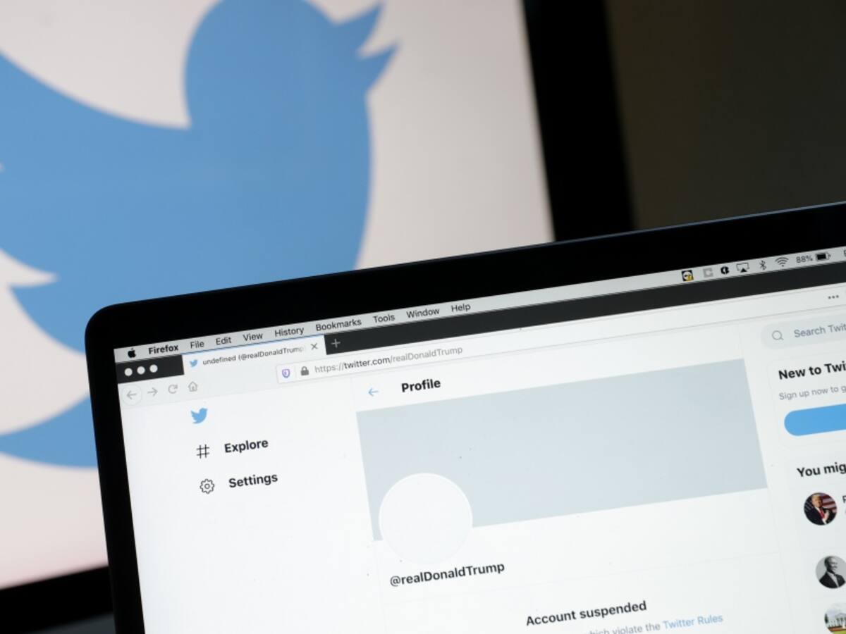 ¿Hay censura en la decisión de cerrar cuenta de Donald Trump en Twitter?