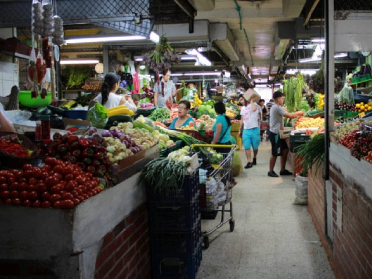 Plazas de mercado extremarán controles al comercio informal
