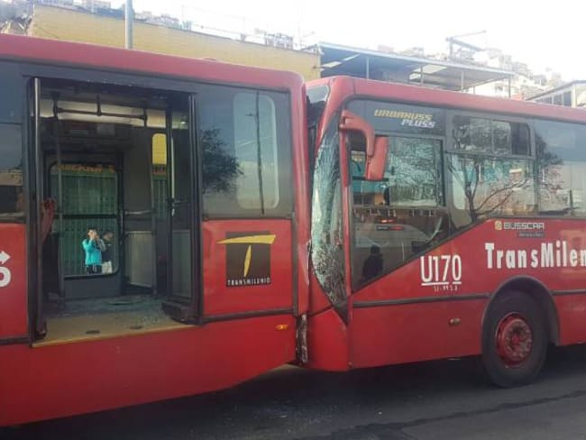 Seis heridos deja el choque de dos buses de Transmilenio en el sur de Bogotá