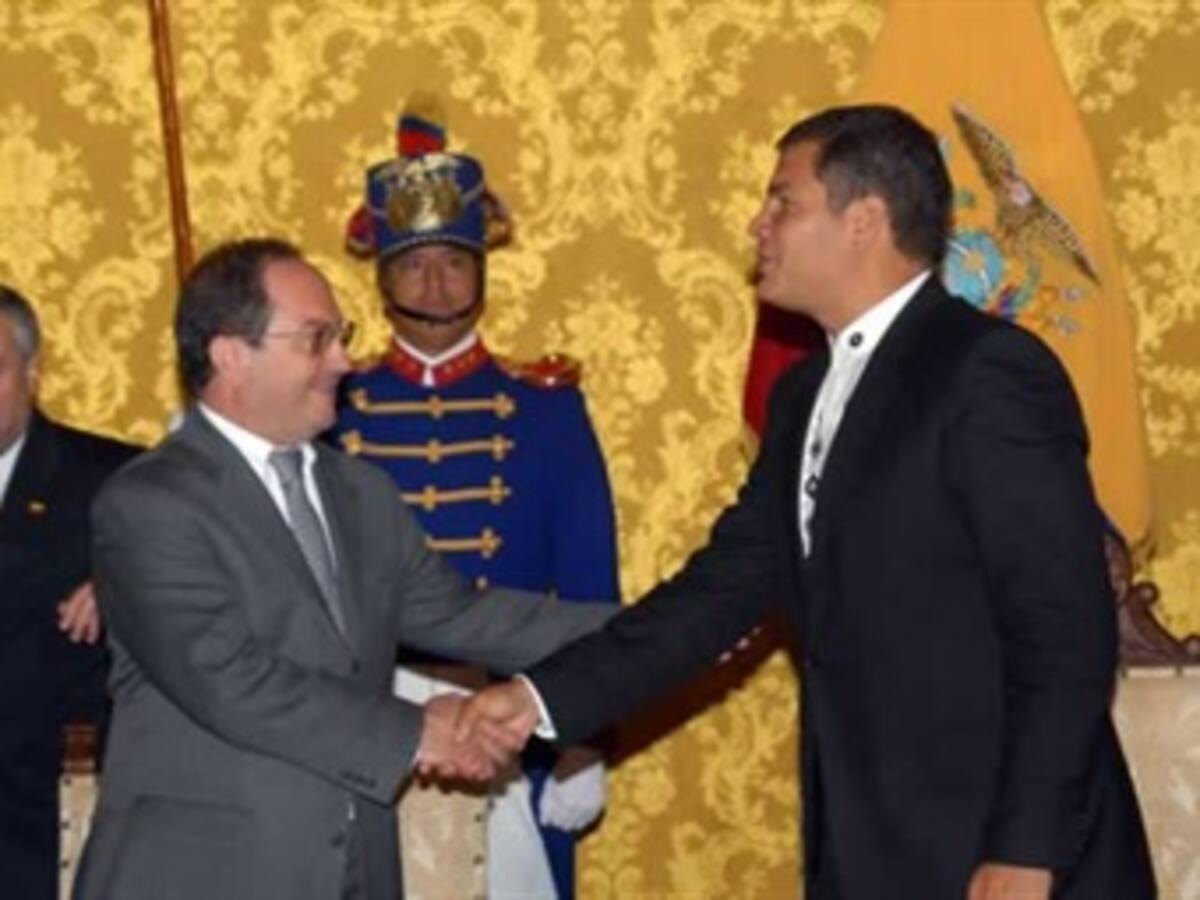 Ecuador propondrá a Unasur conjunto de medidas de confianza en campo militar