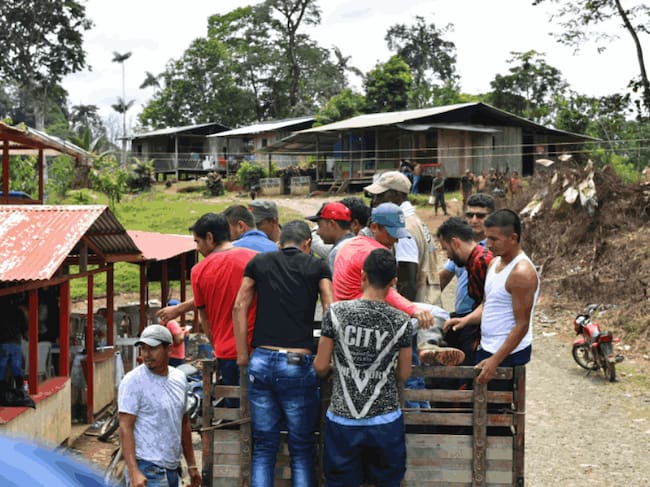 Desplazados y confinados en Colombia