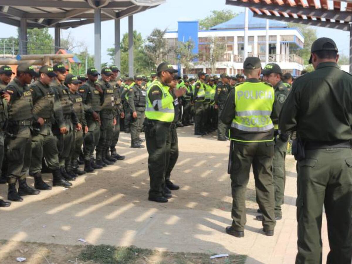 120 hombres de la Policía de Cartagena se tomaron por varias horas el barrio el Pozón