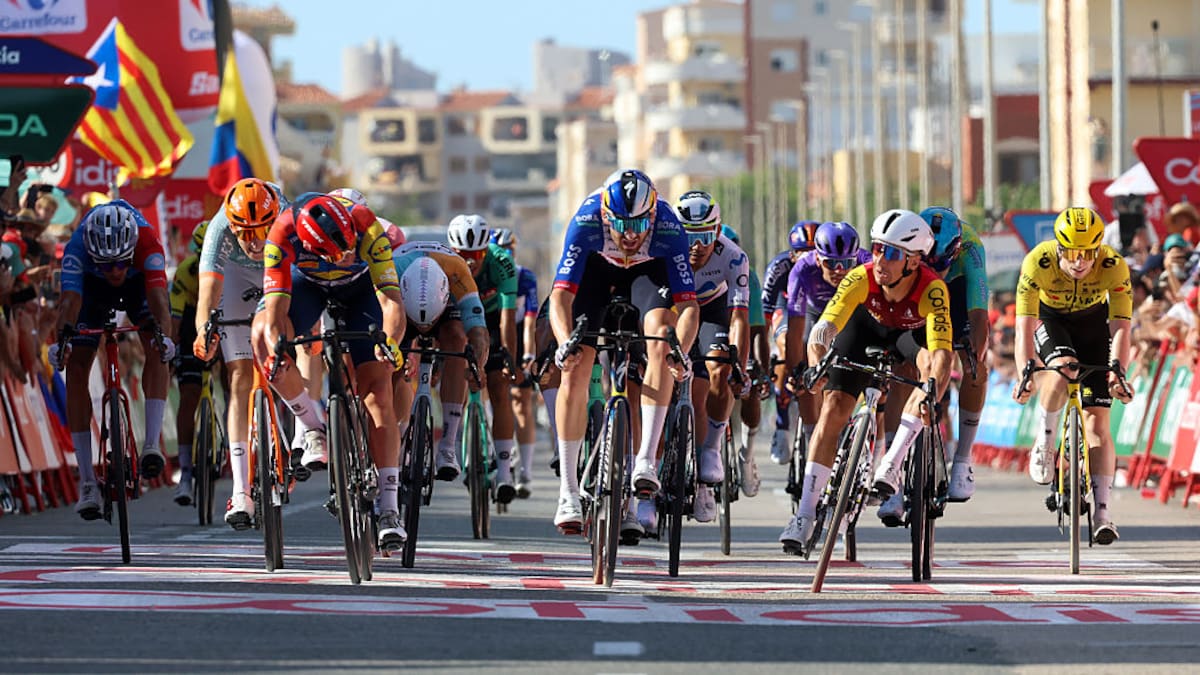 Resumen de la etapa 8 de la Vuelta España: Caída de Pogacar, victoria de Coquard y más
