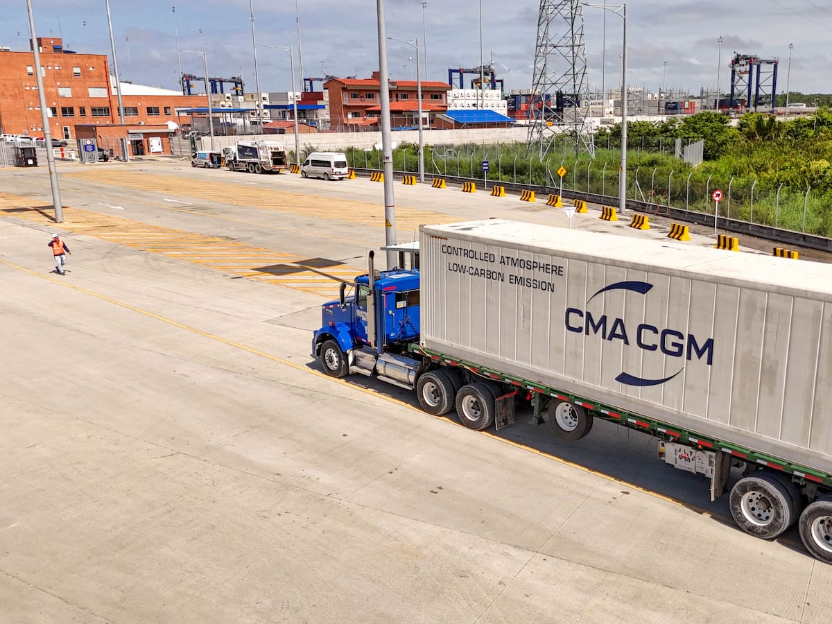 Puerto Antioquia logra abrir puerta directa para aguacate Hass y flores colombianas hacia Europa