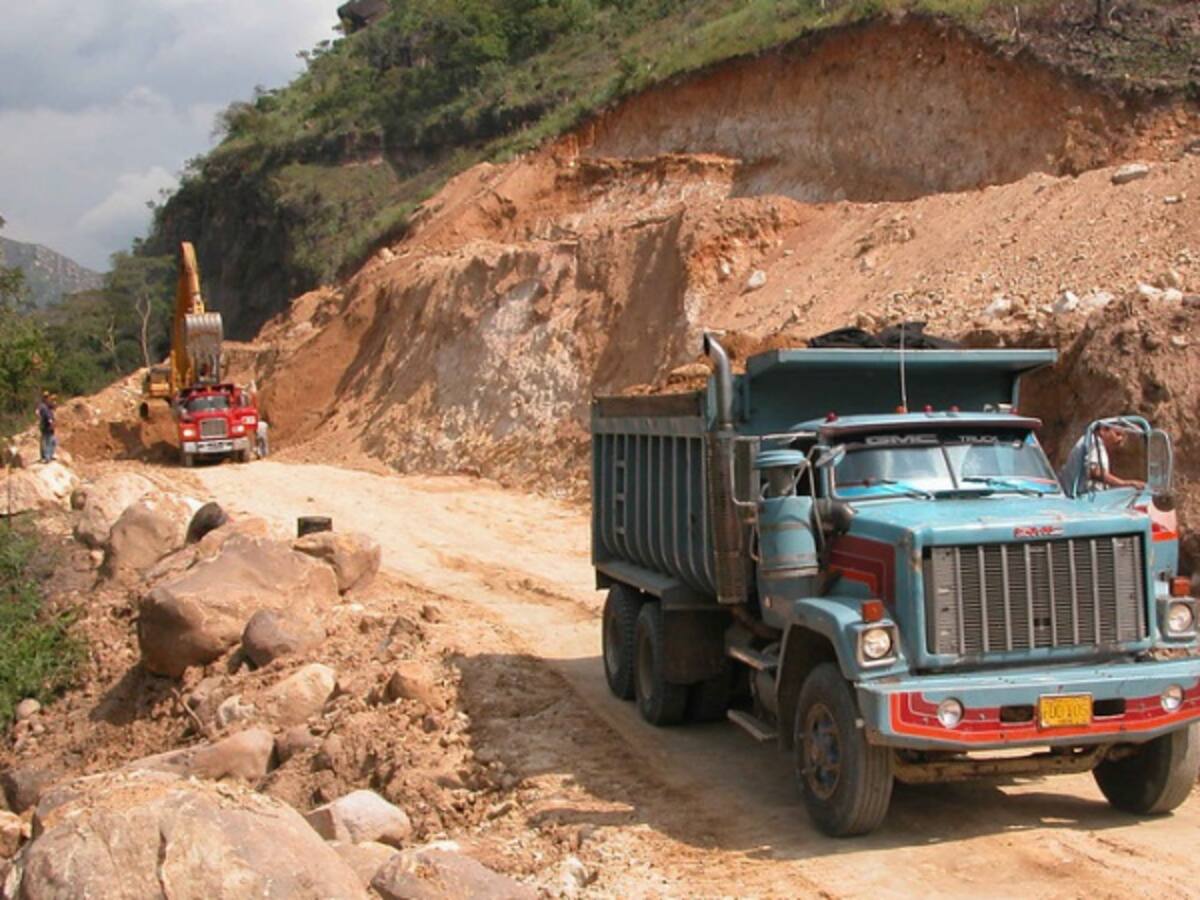 Colombia debe priorizar proyectos viales para el posconflicto: constructores
