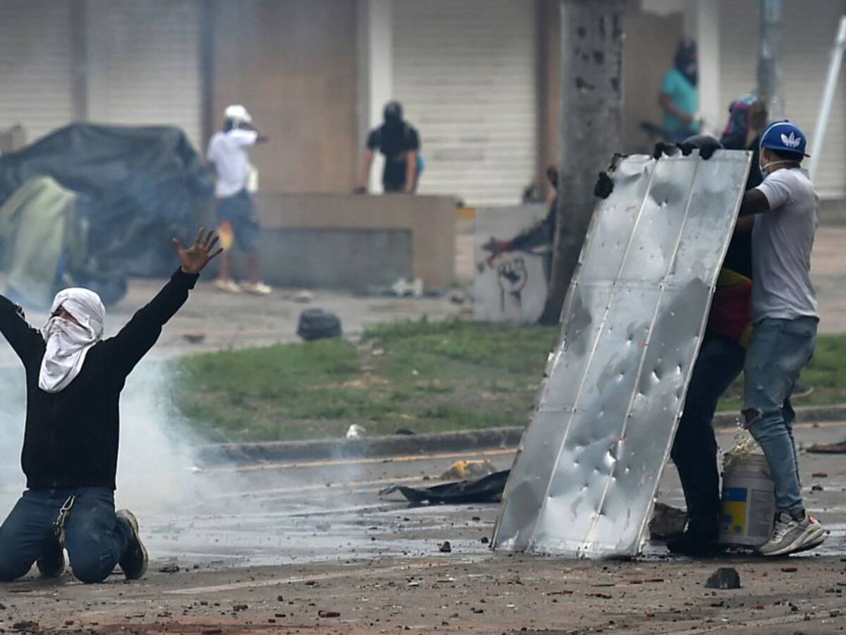 "Se están armando grupos de vigilancia armados en toda Cali"