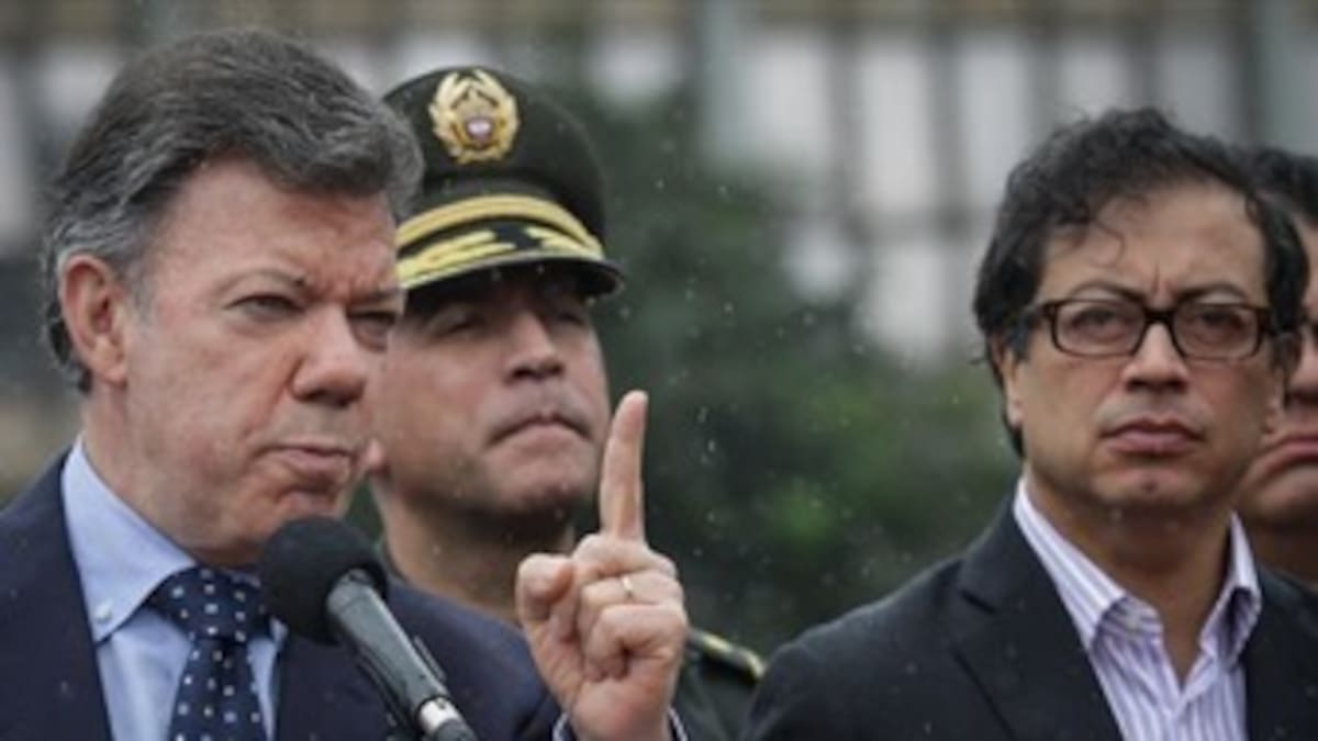 Santos fue informado un día antes sobre la destitución de Petro