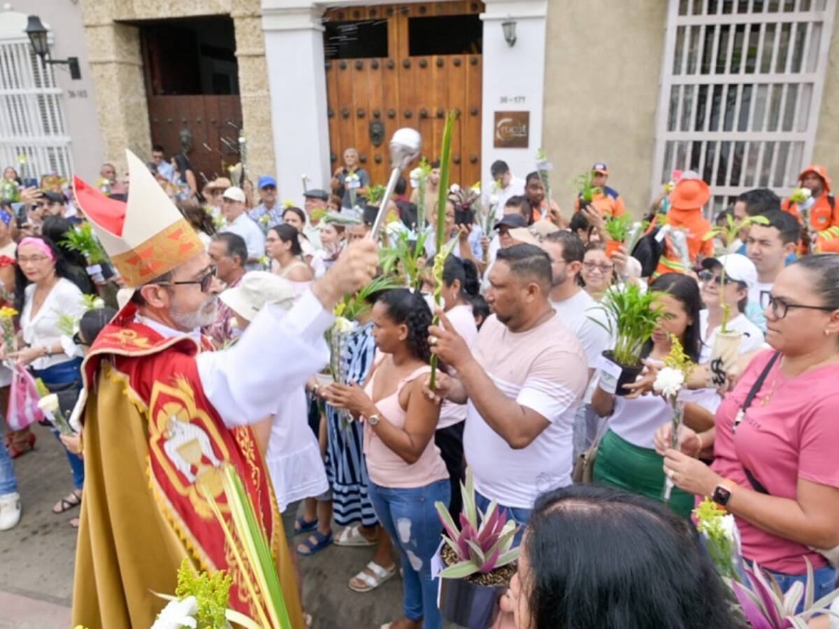 Cartagena celebró el Domingo de Ramos con bendición de plantas y procesión