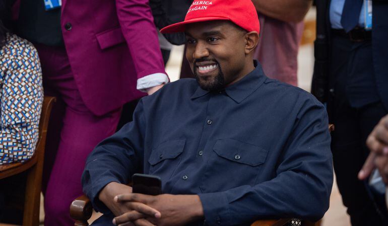 ¿Por qué Kanye West reveló a todo el mundo la contraseña de su celular?