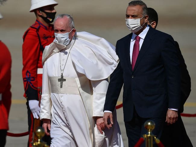 El papa Francisco durante un viaje en medio de la pandemia.
