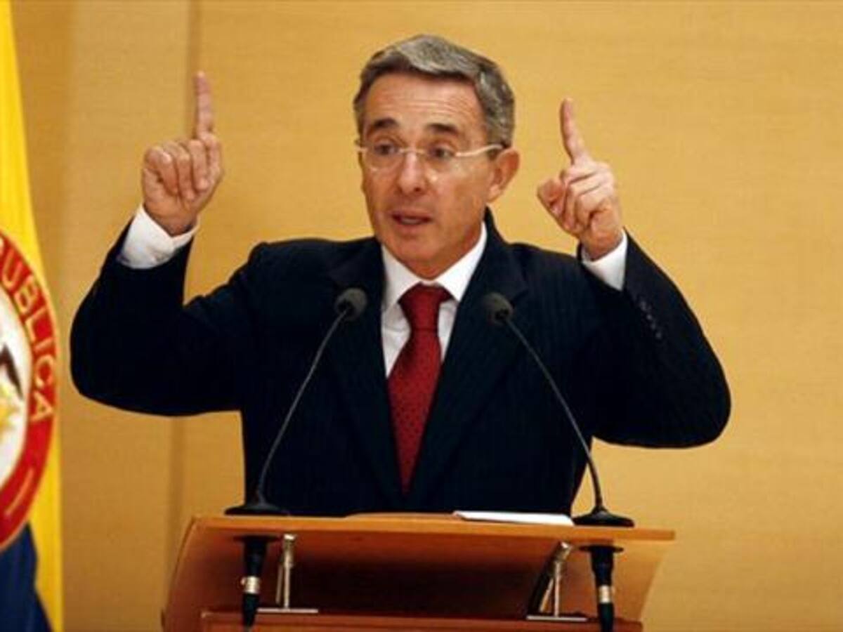 Hoy se espera por segunda vez declaración de expresidente Uribe en Fiscalía