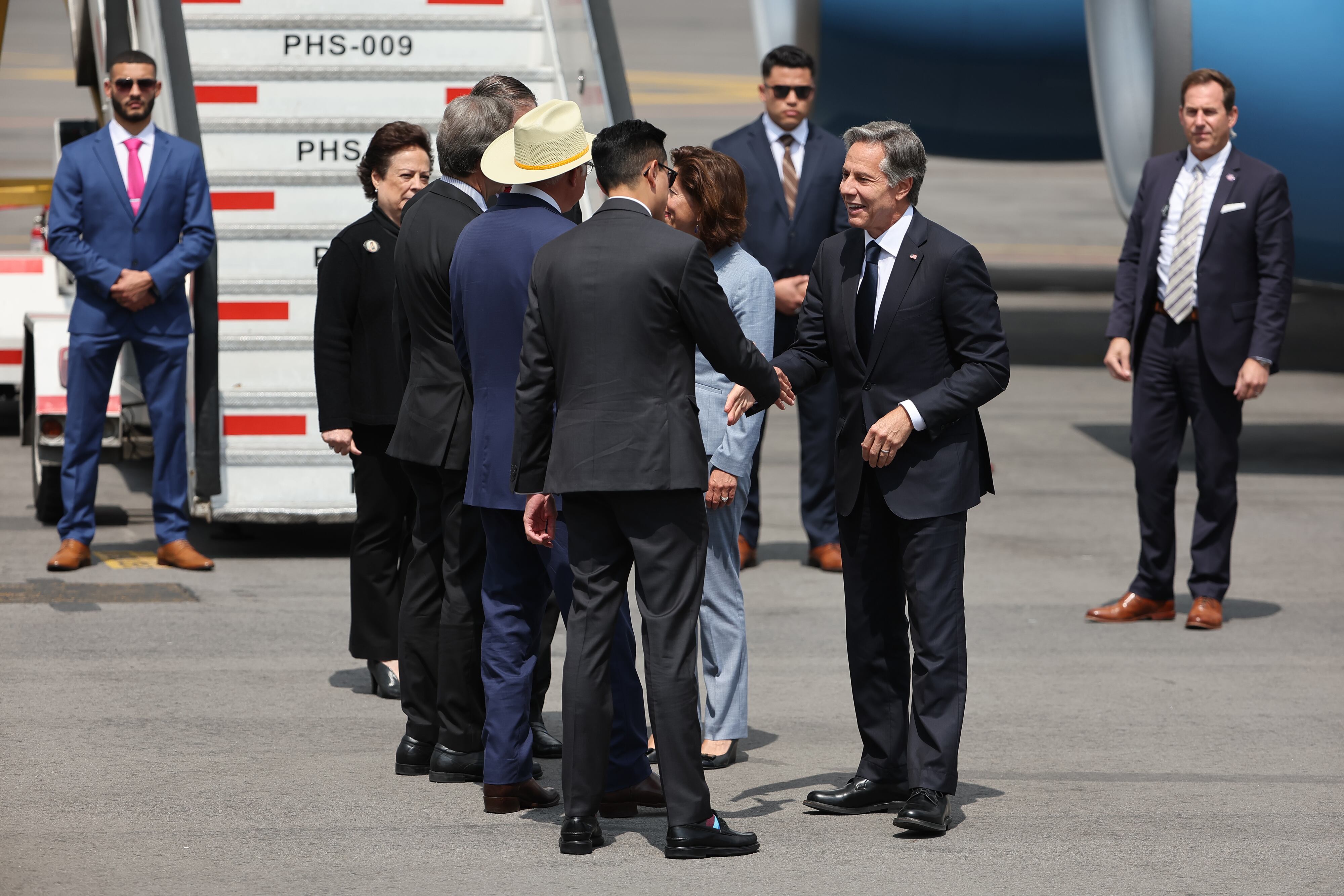MEXICO CITY, MEXICO - SEPTEMBER 12: U.S. Commerce Secretary Gina Raimondo and U.S. Secretary of State Antony Blinken greet United States Ambassador in Mexico Ken Salazar, Secretary of Foreign Affairs of Mexico Marcelo Ebrard and Under Secretary of Foreign Affairs for North America Roberto Velasco as they arrive for an official visit as part of the US-Mexico High-Level Economic Dialogue (HLED) on September 12, 2022 in Mexico City, Mexico. (Photo by Hector Vivas/Getty Images)