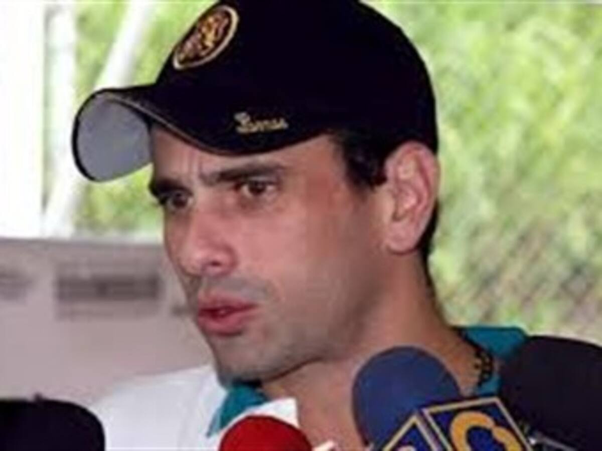 Capriles dice que chavismo considera referendo para revocar mandato de Maduro