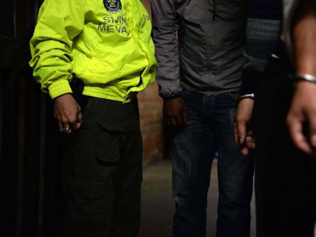 Allanan una cadena de supermercados de Urabá y capturan a doce personas